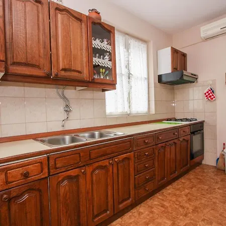 Διαμέρισμα By The Sea Arbanija, Ciovo - 17280 *