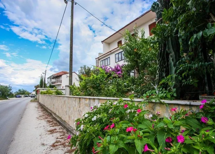 By The Sea Arbanija, Ciovo - 17280 *